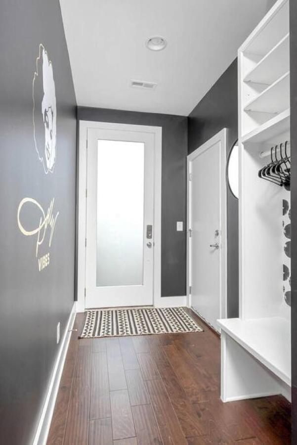 Big New And Modern With Skyline View Mural And Ping Pong Нэшвилл Экстерьер фото